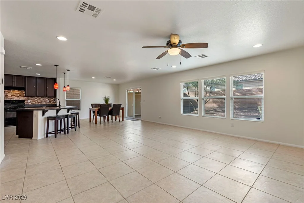 10589 Natural Bridge, Las Vegas, NV 89179