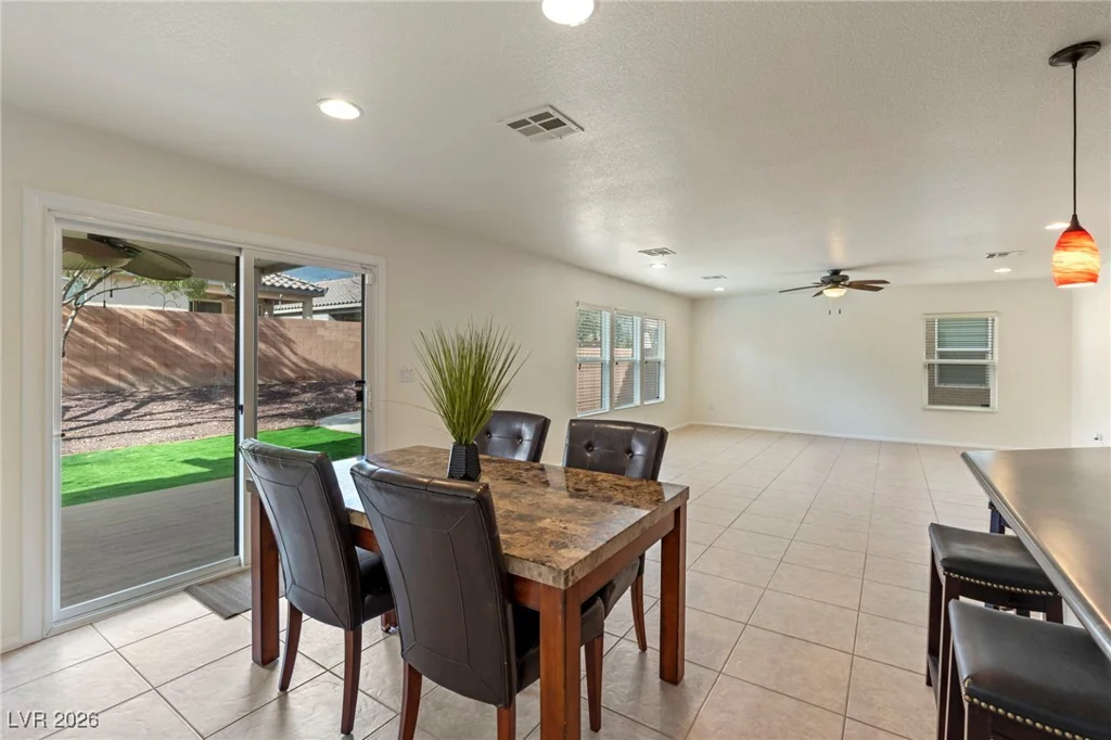 10589 Natural Bridge, Las Vegas, NV 89179