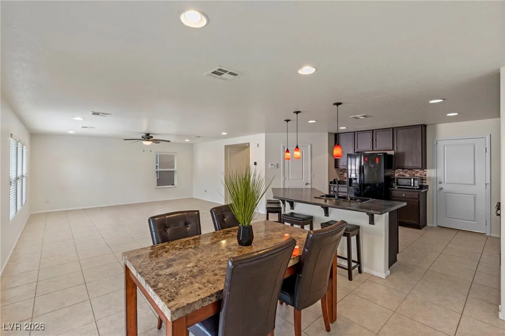 10589 Natural Bridge, Las Vegas, NV 89179