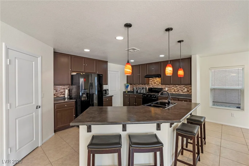 10589 Natural Bridge, Las Vegas, NV 89179