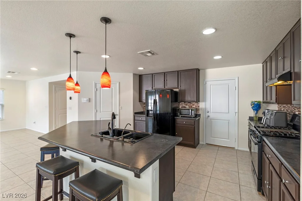 10589 Natural Bridge, Las Vegas, NV 89179