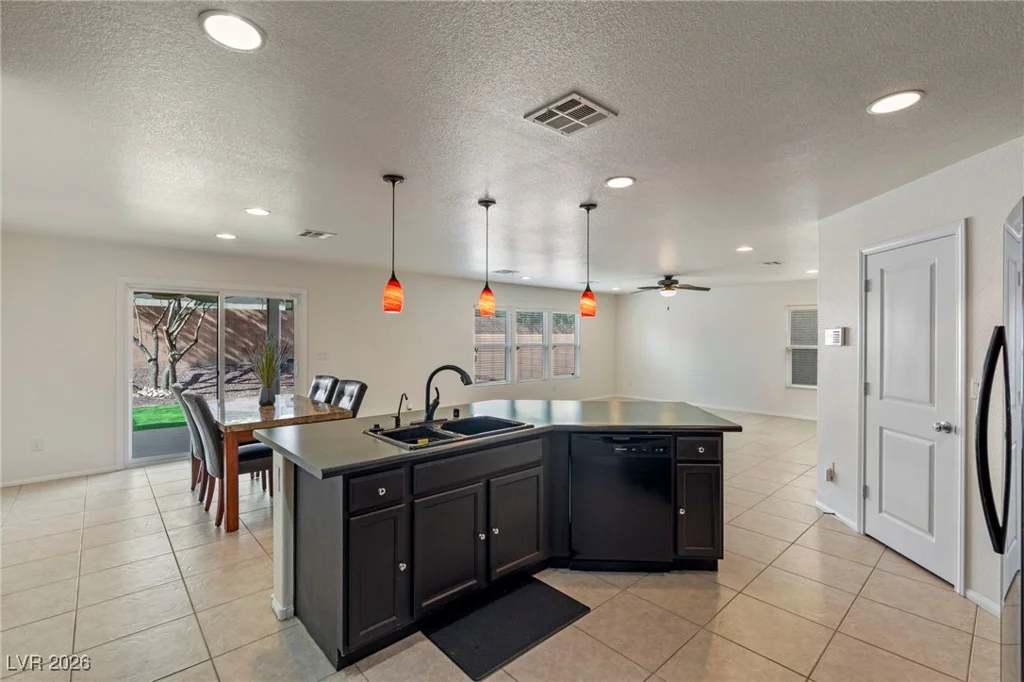 10589 Natural Bridge, Las Vegas, NV 89179