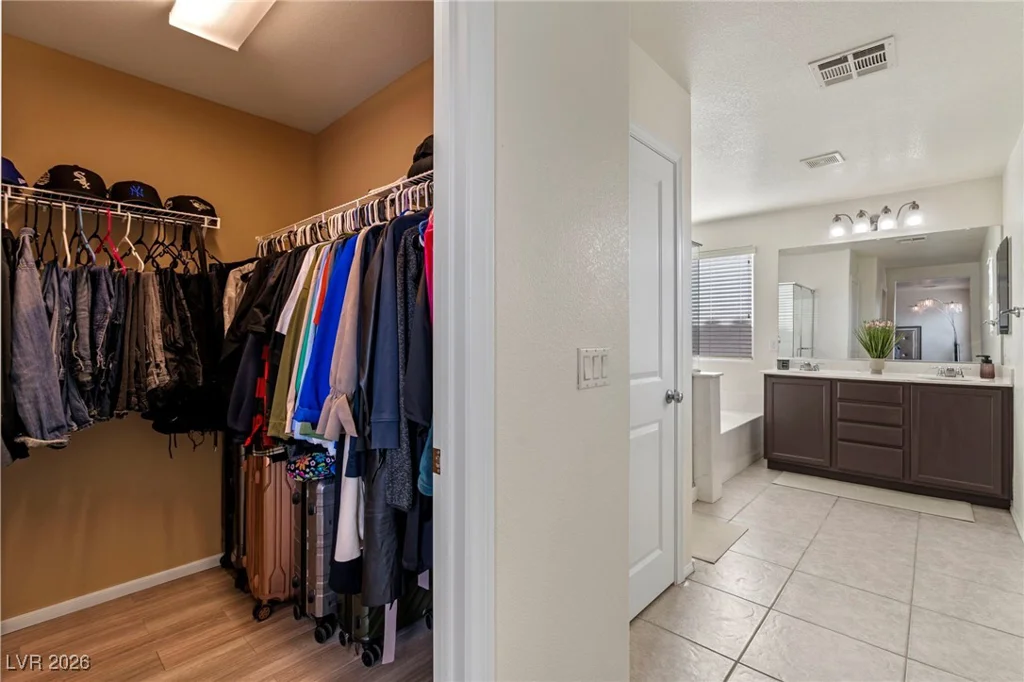 10589 Natural Bridge, Las Vegas, NV 89179