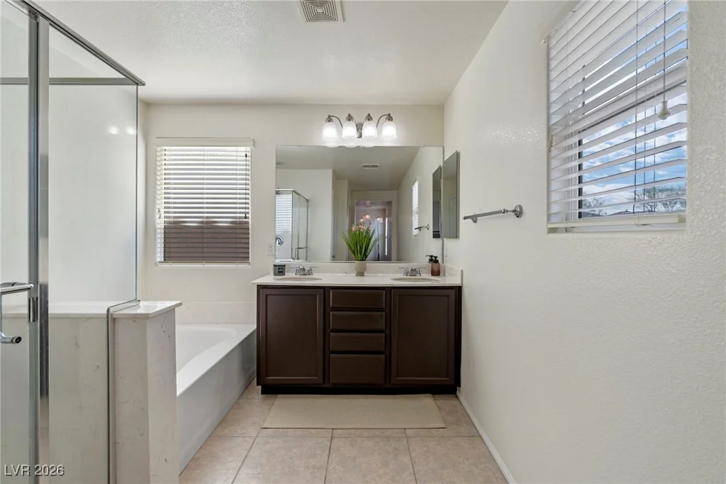 10589 Natural Bridge, Las Vegas, NV 89179