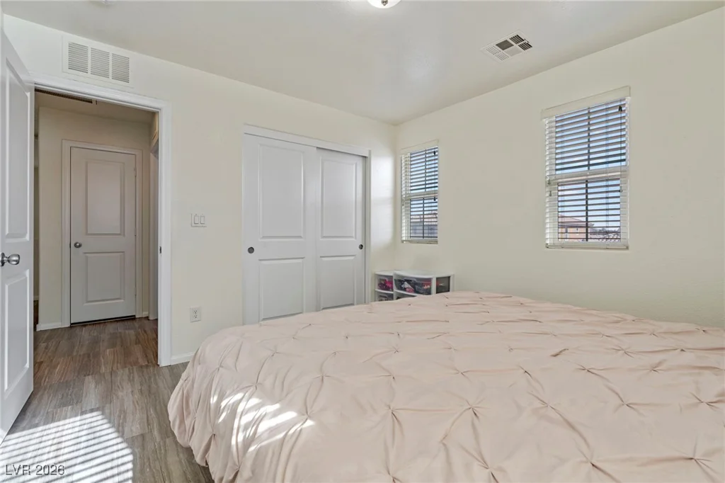 10589 Natural Bridge, Las Vegas, NV 89179