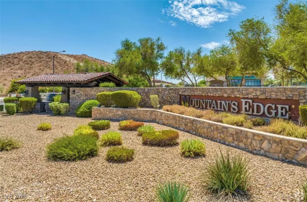 10589 Natural Bridge, Las Vegas, NV 89179