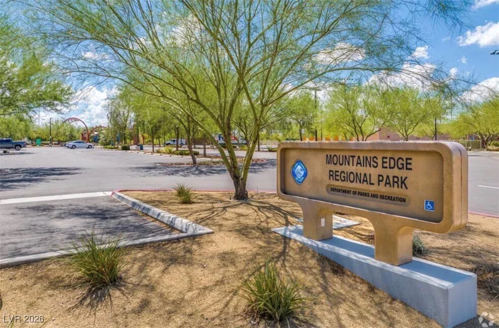 10589 Natural Bridge, Las Vegas, NV 89179
