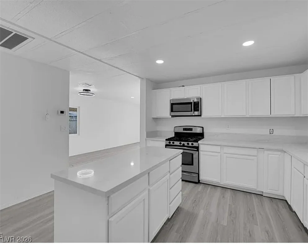 332 Sir Jeffery, Las Vegas, NV 89110