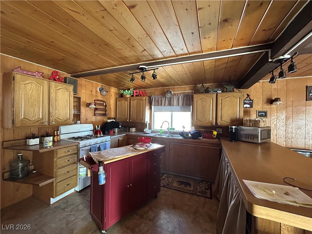 1330 Strawberry Point, Duck Creek Village, UT 84762