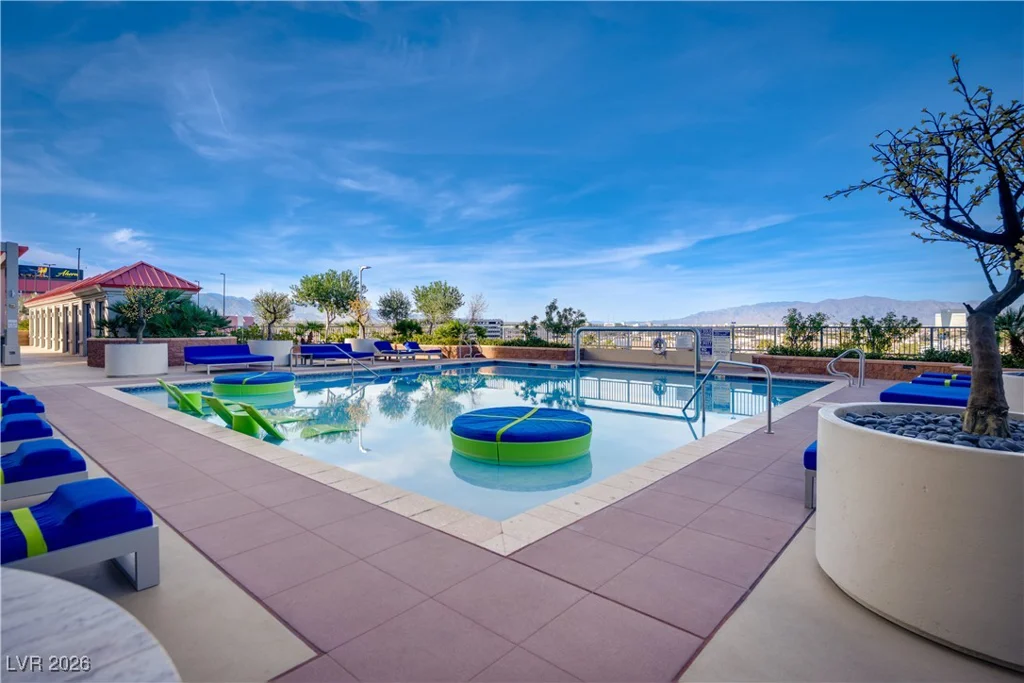 200 Sahara, Las Vegas, NV 89102