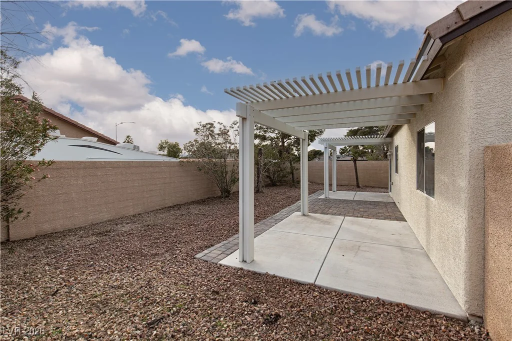 7692 Silent Falls, Las Vegas, NV 89123