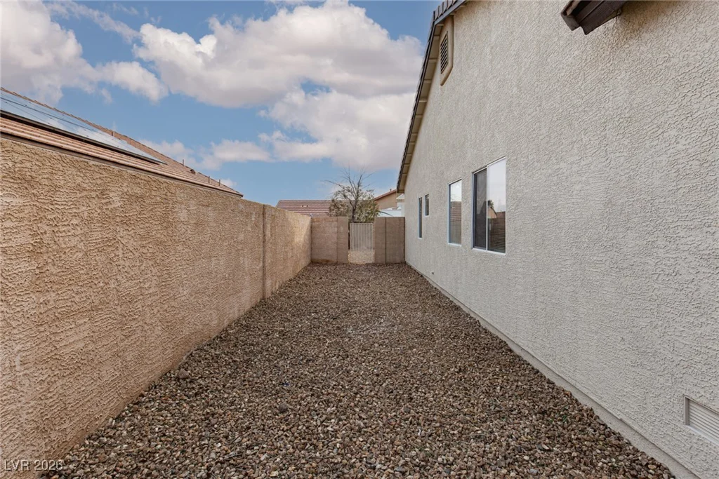 7692 Silent Falls, Las Vegas, NV 89123