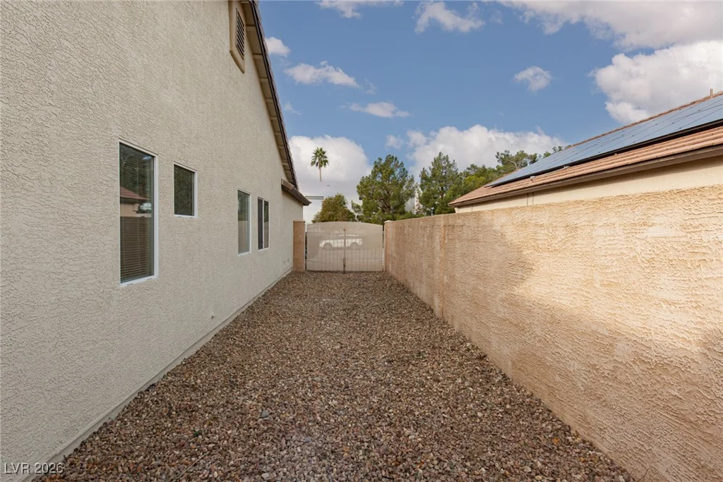 7692 Silent Falls, Las Vegas, NV 89123