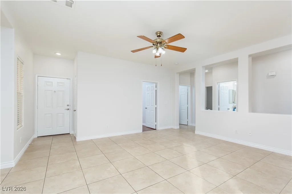 7692 Silent Falls, Las Vegas, NV 89123