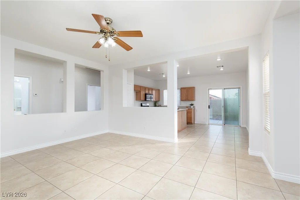 7692 Silent Falls, Las Vegas, NV 89123