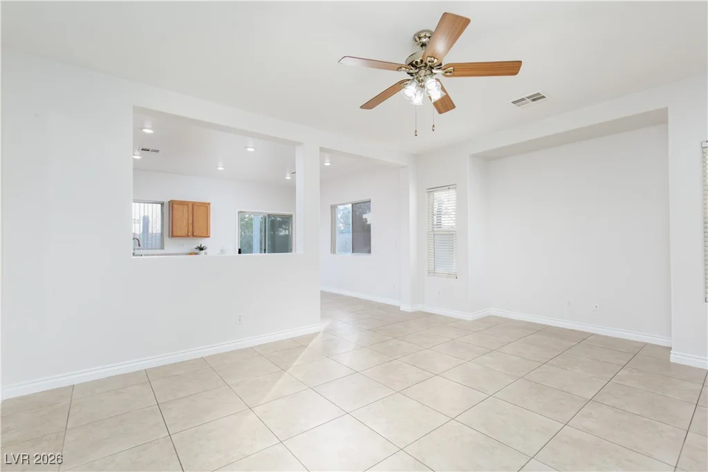 7692 Silent Falls, Las Vegas, NV 89123