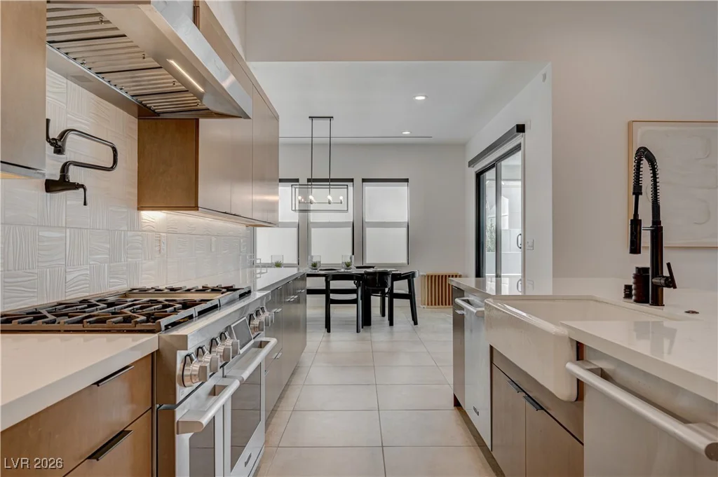 5745 El Royale, Las Vegas, NV 89149