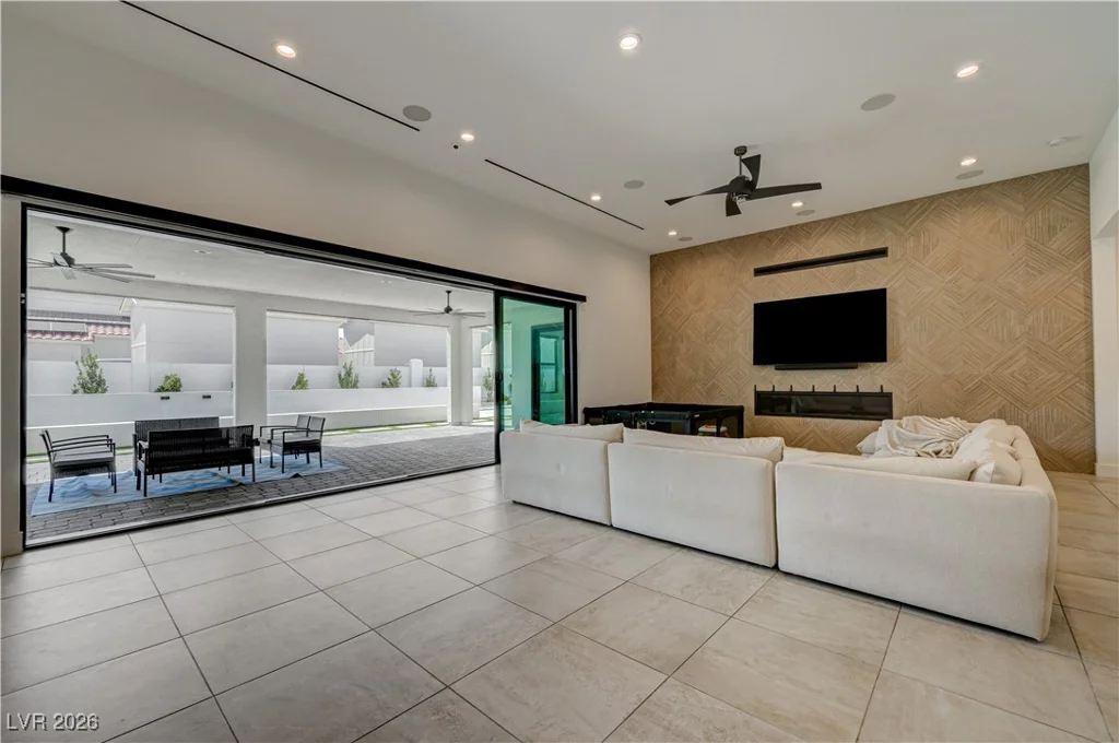 5745 El Royale, Las Vegas, NV 89149