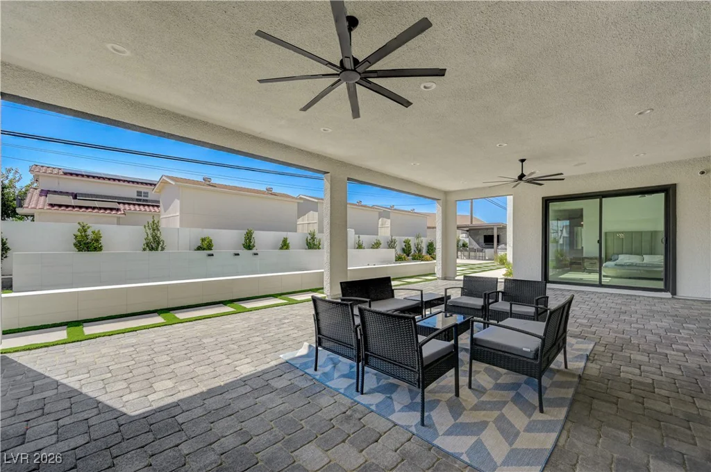 5745 El Royale, Las Vegas, NV 89149