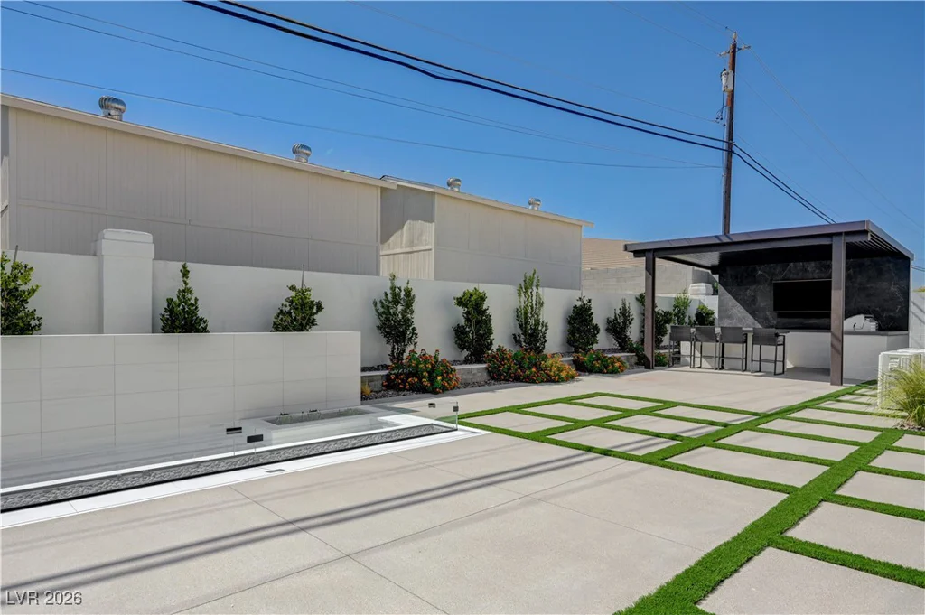 5745 El Royale, Las Vegas, NV 89149