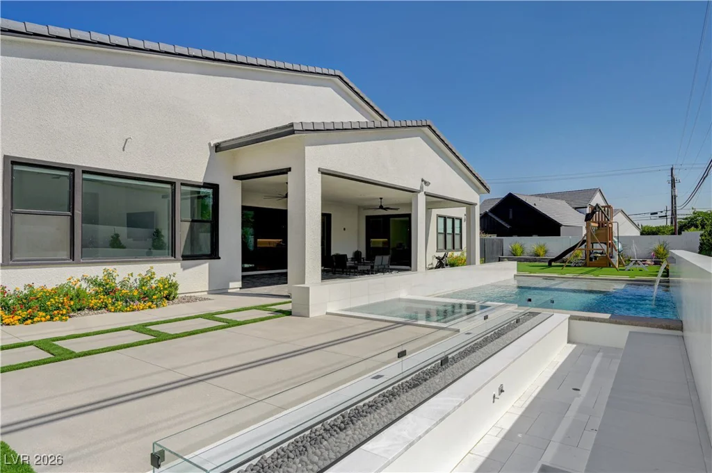 5745 El Royale, Las Vegas, NV 89149