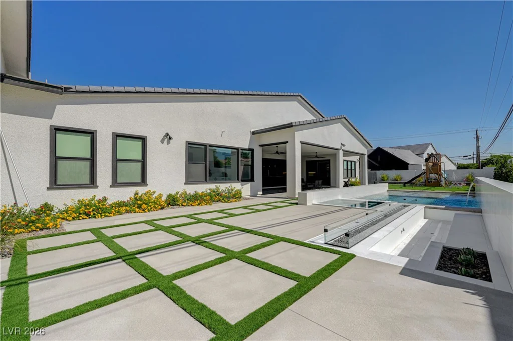 5745 El Royale, Las Vegas, NV 89149