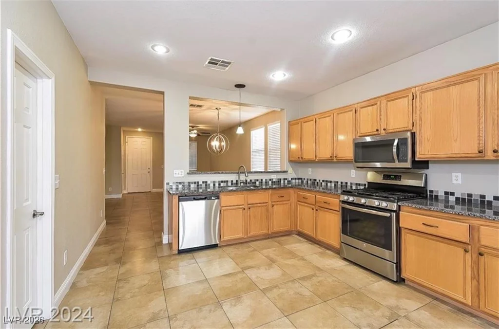 5012 Charlo, Las Vegas, NV 89131