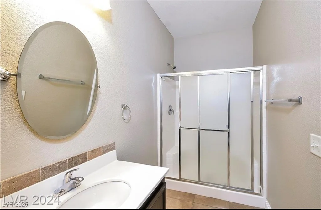 5012 Charlo, Las Vegas, NV 89131