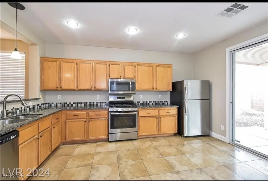 5012 Charlo, Las Vegas, NV 89131