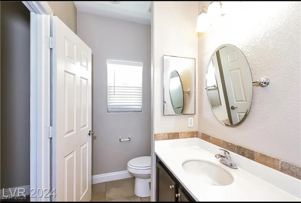 5012 Charlo, Las Vegas, NV 89131