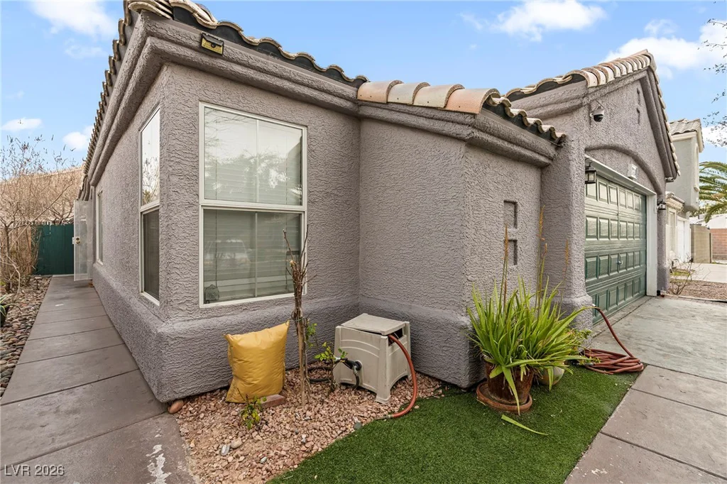 2184 Raspberry Hill, Las Vegas, NV 89142