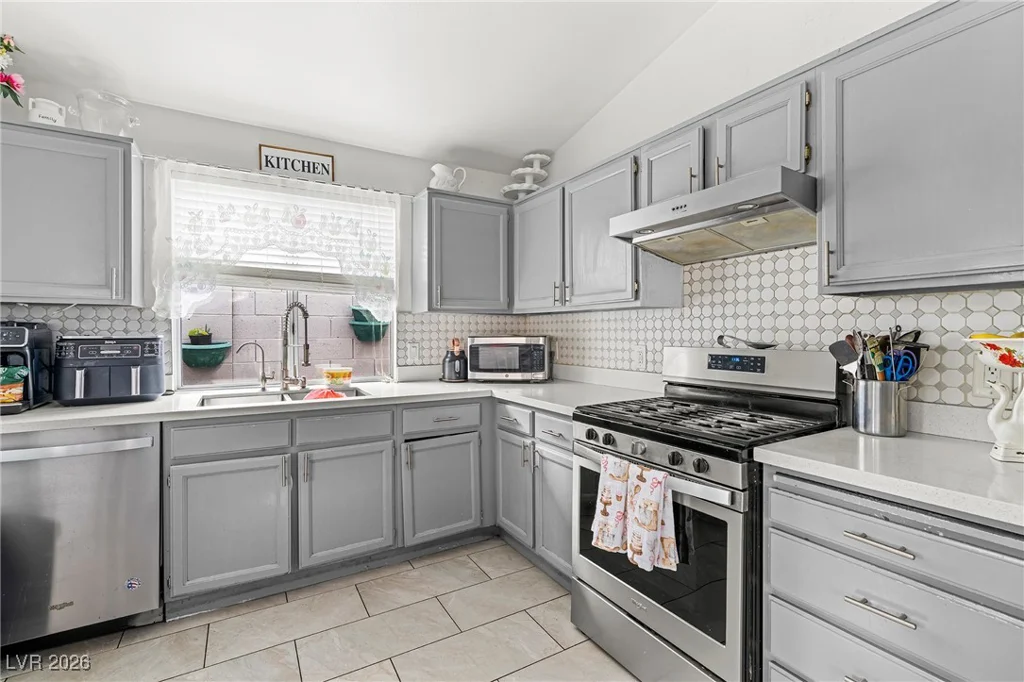 2184 Raspberry Hill, Las Vegas, NV 89142