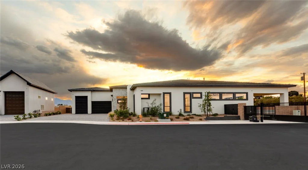 5885 St Ebbes, Las Vegas, NV 89131
