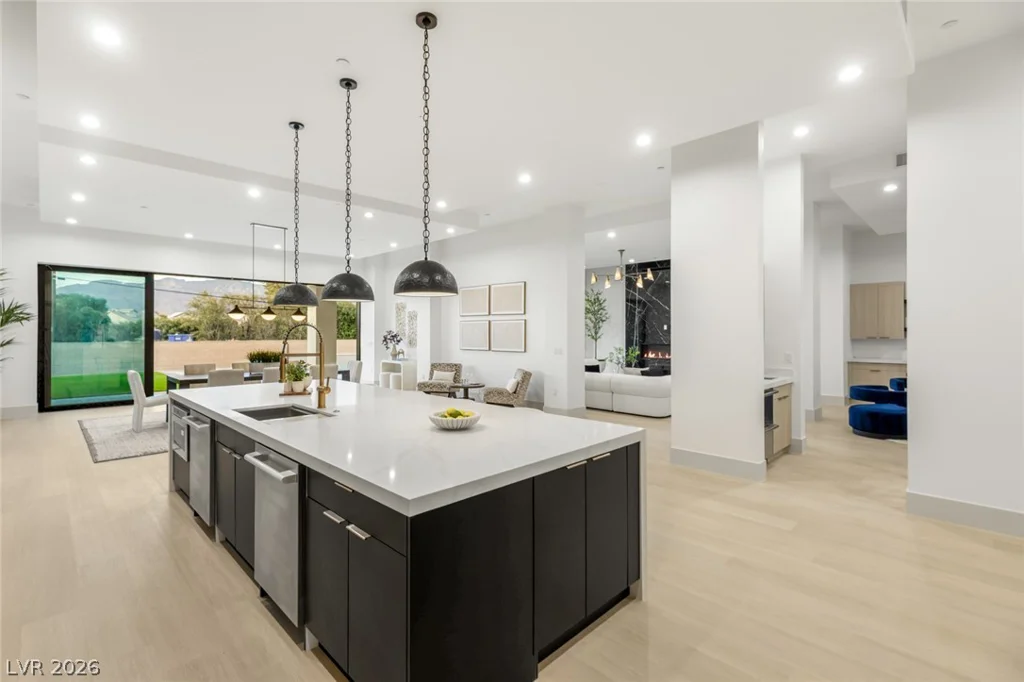 5885 St Ebbes, Las Vegas, NV 89131