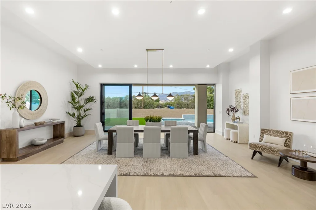 5885 St Ebbes, Las Vegas, NV 89131