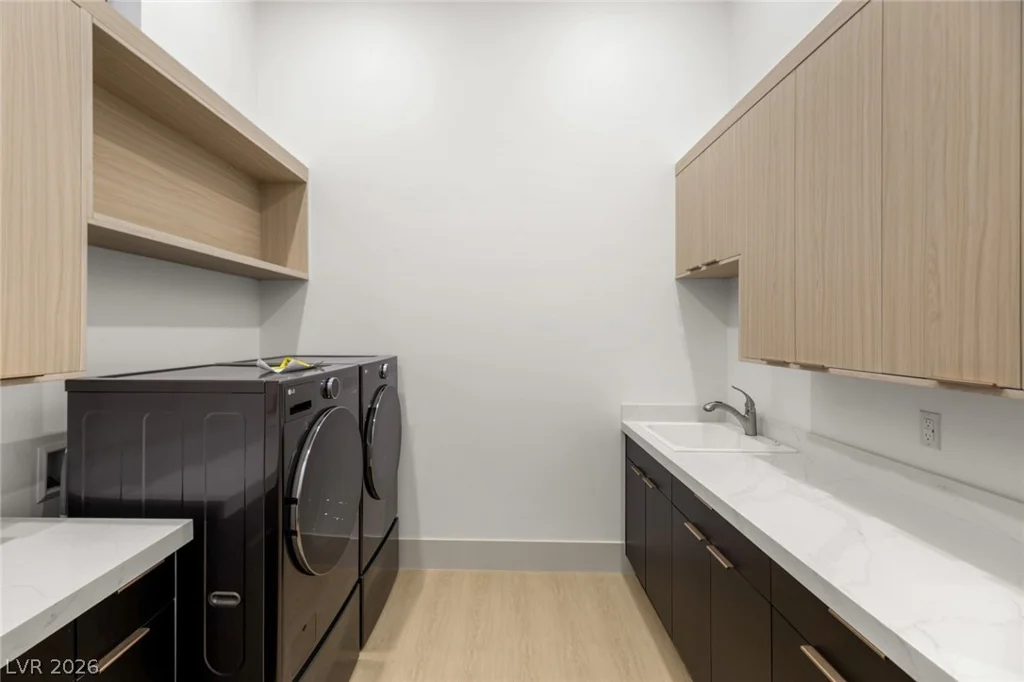 5885 St Ebbes, Las Vegas, NV 89131