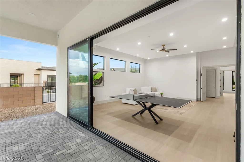 5885 St Ebbes, Las Vegas, NV 89131