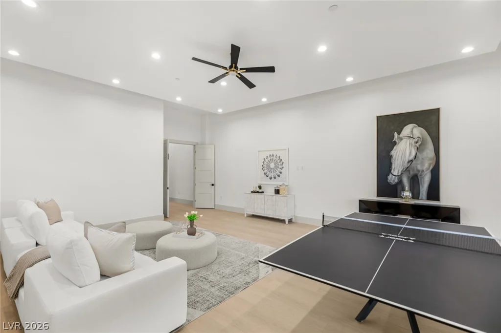 5885 St Ebbes, Las Vegas, NV 89131