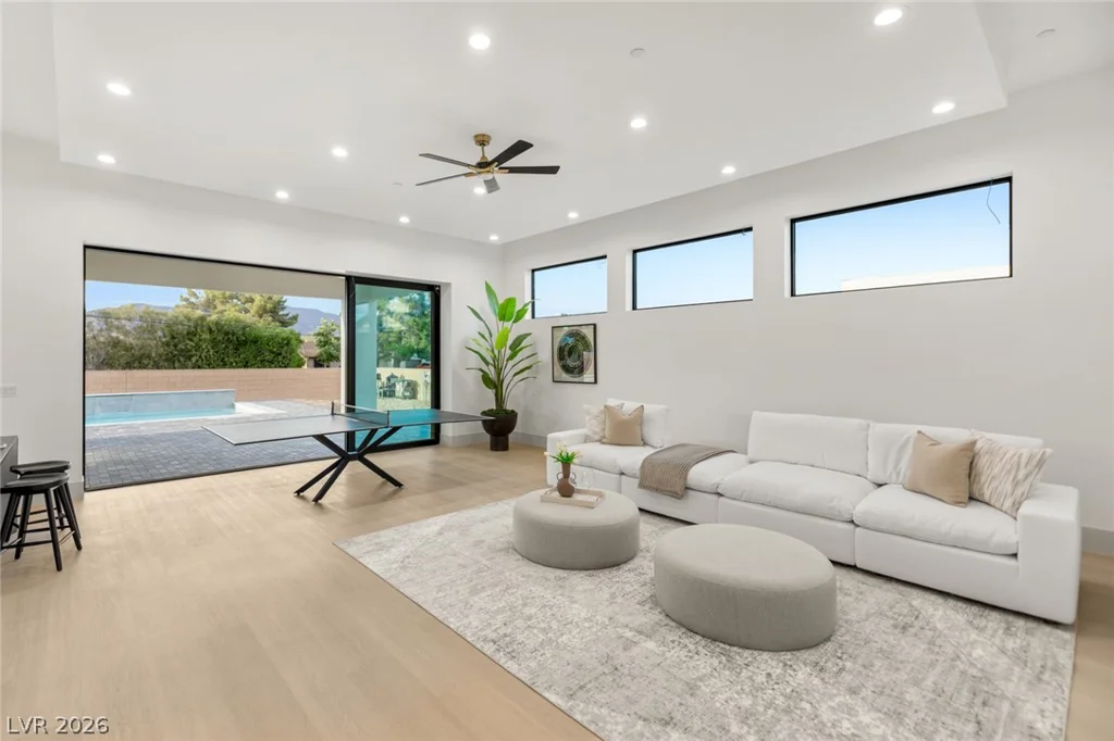5885 St Ebbes, Las Vegas, NV 89131