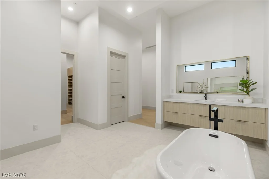 5885 St Ebbes, Las Vegas, NV 89131