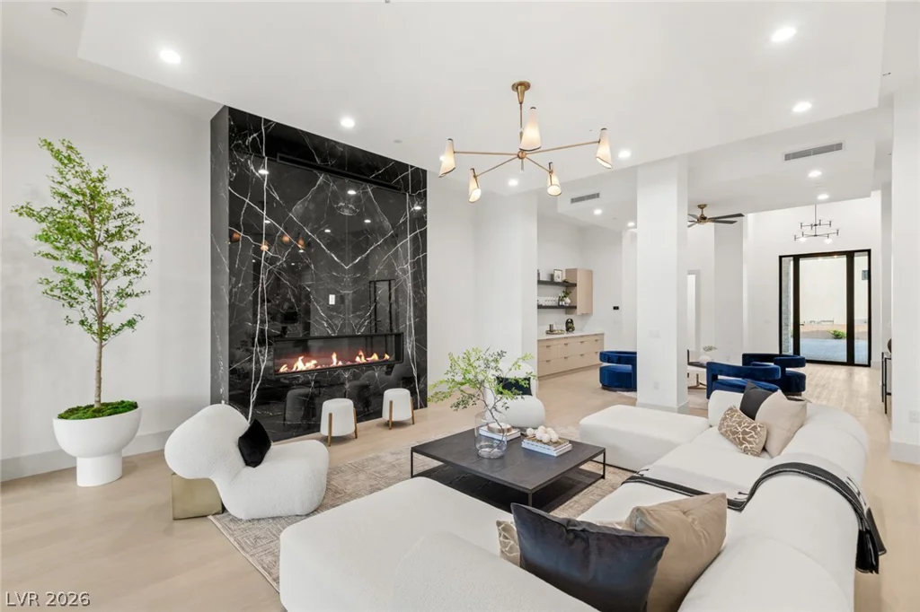 5885 St Ebbes, Las Vegas, NV 89131