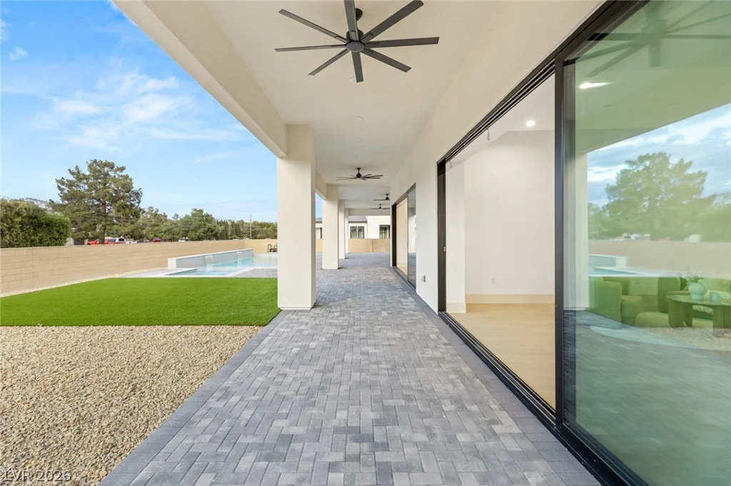 5885 St Ebbes, Las Vegas, NV 89131
