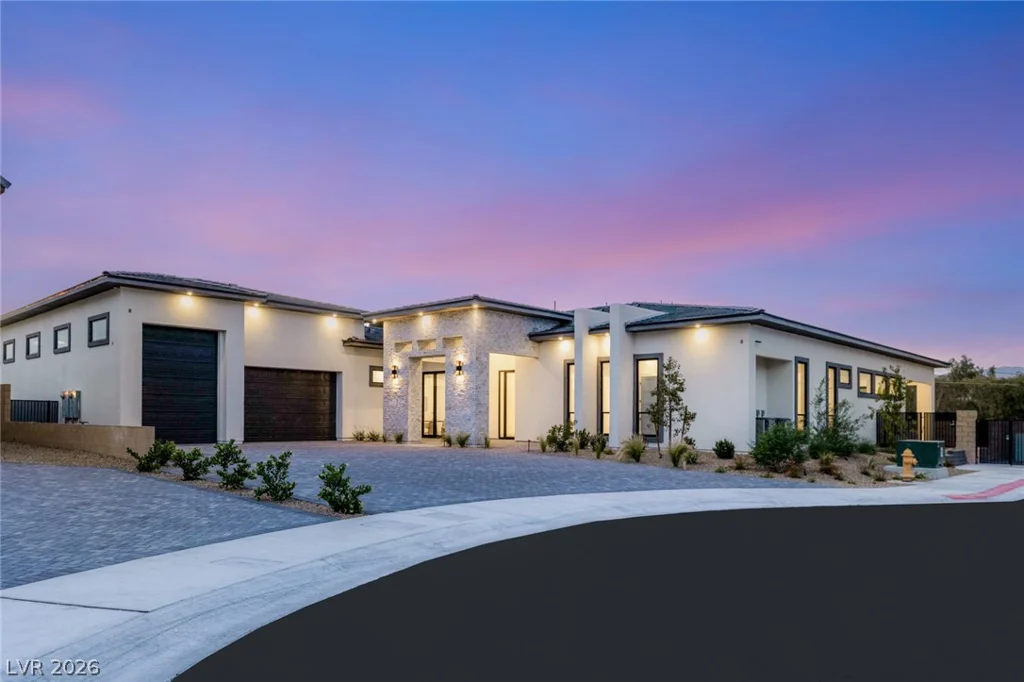 5885 St Ebbes, Las Vegas, NV 89131