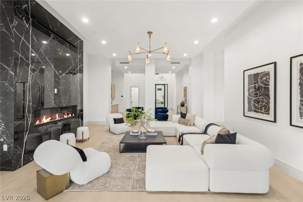 5885 St Ebbes, Las Vegas, NV 89131