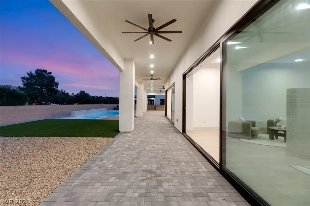 5885 St Ebbes, Las Vegas, NV 89131