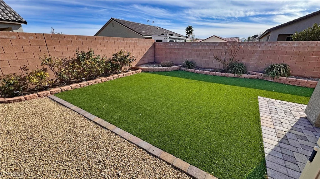 2697 Blossom, Pahrump, NV 89048