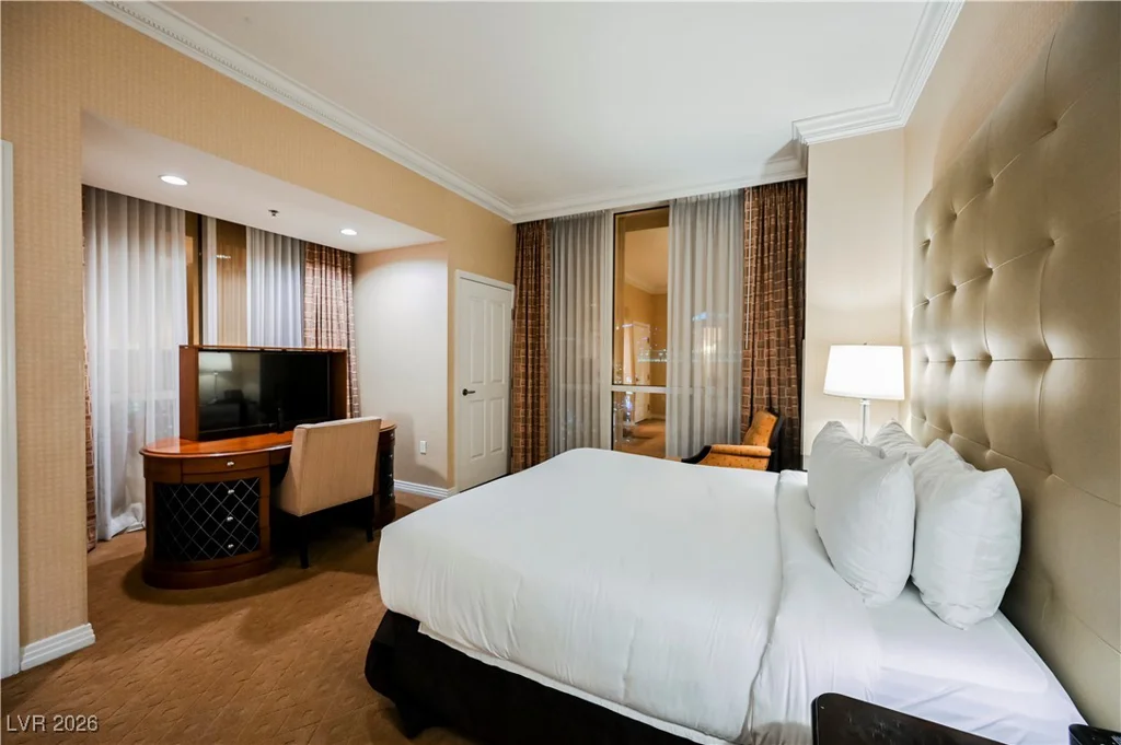 145 HARMON, Las Vegas, NV 89109