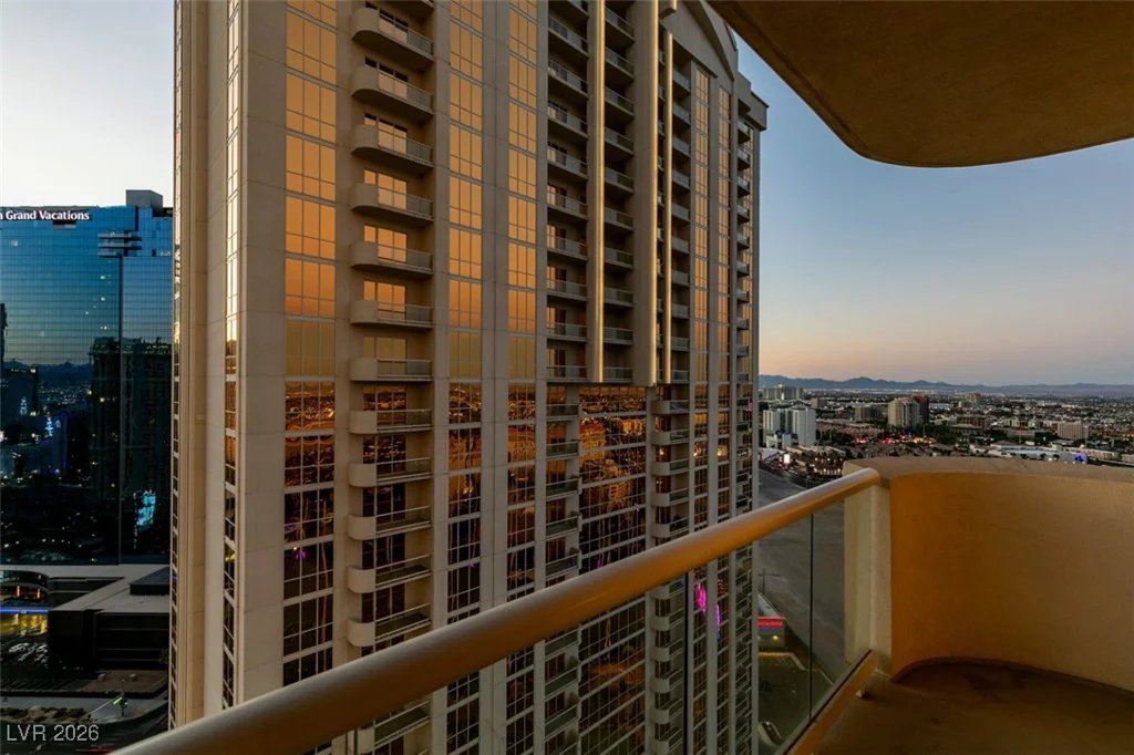 145 HARMON, Las Vegas, NV 89109