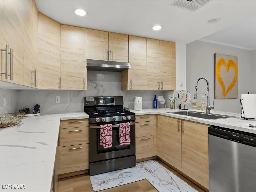 821 Glacier Peak, Las Vegas, NV 89144