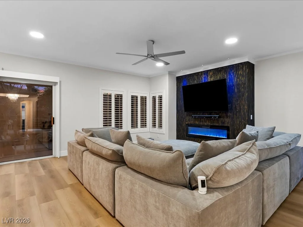 821 Glacier Peak, Las Vegas, NV 89144